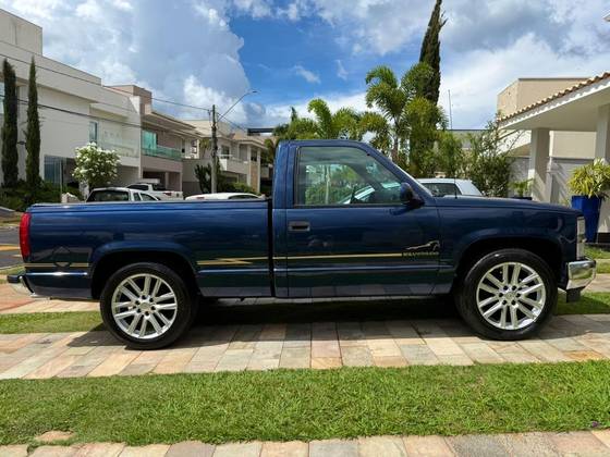 CHEVROLET SILVERADO 4.1 MPFI DLX 4X2 CS 18V GASOLINA 2P MANUAL CHEVROLET SILVERADO 4.1 MPFI DLX 4X2 CS 18V GASOLINA 2P MANUAL